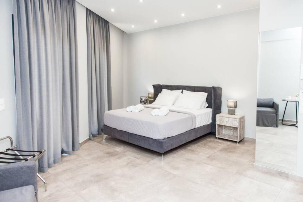 E Spacious Cornered Brand New Studio Apartment E Athens Ngoại thất bức ảnh